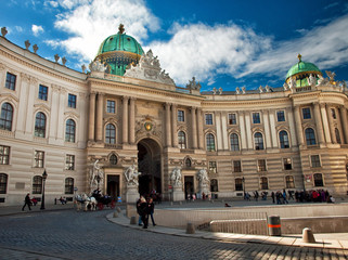 Fototapeta na wymiar Famous Hofburg Palace in Vienna
