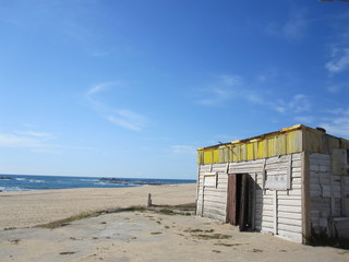 Obraz na płótnie Canvas Strandhütte w Portugalii (Mediterranean Beach hut)