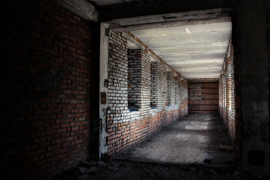 abandoned corridor with windows