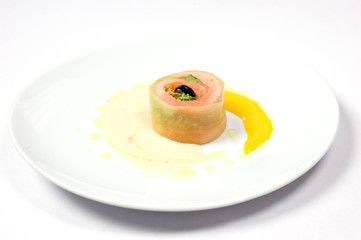 salmone con salsa allo zafferano