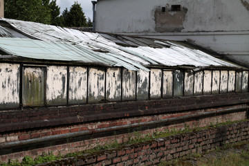 Verfallenes Gewächshaus