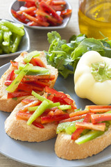 Crostini with red and green pepper