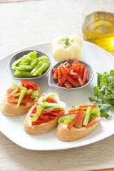 Crostini with red and green pepper