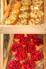 apples and raspberry cake