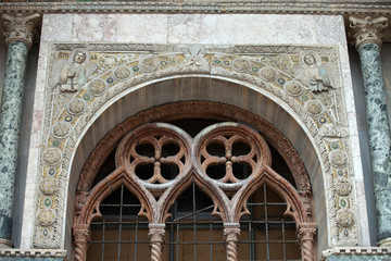 Obraz premium Venice - main entrance to St Mark's basilica