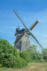 Obraz na płótnie Canvas Dutch Mill Benz na wyspie Uznam