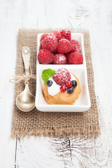 Raspberries mini cake