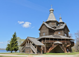 Fototapeta na wymiar Ancient wooden orthodox church in Novgorod, Russia