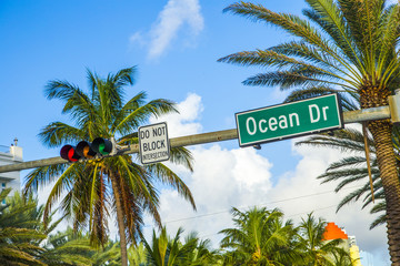 Fototapeta na wymiar street sign of famous street Ocean Drice in Miami South