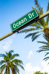 Fototapeta premium street sign of famous street Ocean Drice in Miami South