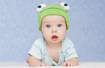 baby in the hat frog