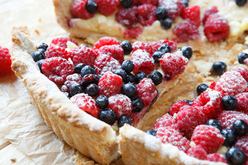 summer berry tart with custard cream