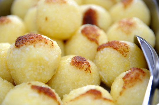 Kn&ouml;del