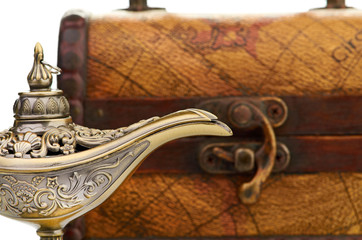 chest and aladin lamp