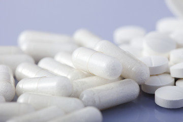 カプセルと錠剤アップ