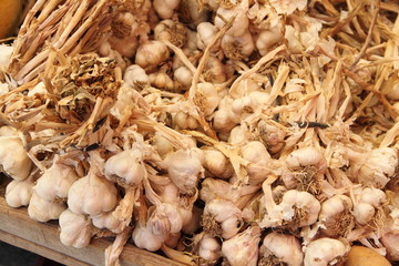 Knoblauch auf dem Wochenmarkt