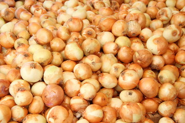 Zwiebeln auf dem Wochenmarkt