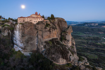 Fototapeta na wymiar Meteory i Święty Klasztor Świętego Stefana w Grecji
