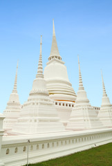 Fototapeta premium White Pagoda