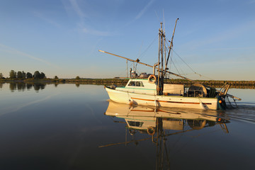 Fototapeta na wymiar Still Harbor, Steveston Fishboat