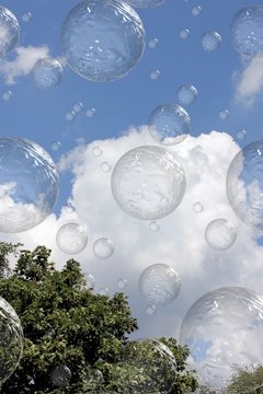 Himmel, Wolken und Seifenblasen