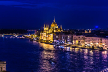 Obraz premium Panorama of Budapest, Hungary, with the Chain Bridge and the Par