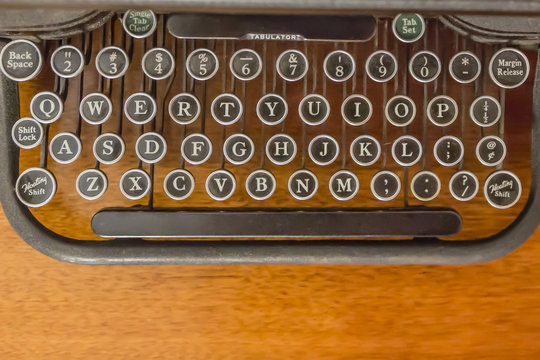 Keys on old typewriter