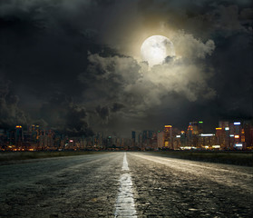 The road to the city © Vitaly Krivosheev
