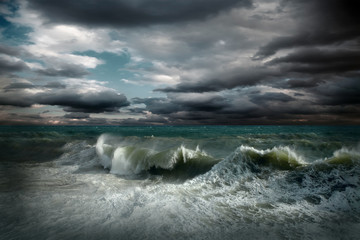 Uitzicht op stormzeegezicht