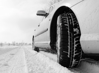 Winter tyre © Nneirda