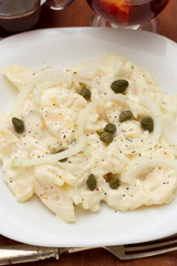 potato salad with capers and onion