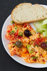scrambled eggs with salad