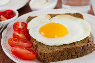 fried egg with bread