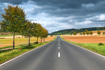 Straße, Fahrbahn, Verkehrswege, Landschaft