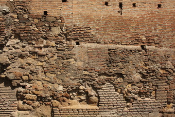 Vecchio muro di mattoni