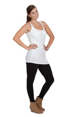 Fototapeta premium lachende junge frau im freizeit outfit isoliert