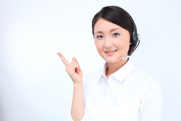 お勧めする女性