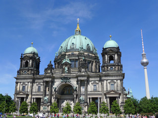Fototapeta na wymiar Berliner Dom On Blue Sky Berlin Cathedral