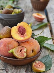 peaches.fruits