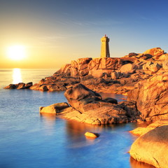 Coucher de soleil sur les côtes de Bretagne.