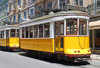 Plakat ¯ółte tramwaje w Lizbonie