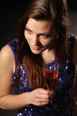 Frau im Partykleid
