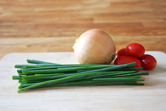 Schnittlauch, Zwiebel & Tomaten