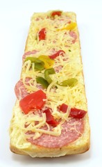 zapiekanka z salami