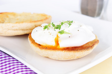 English Muffin mit Ei