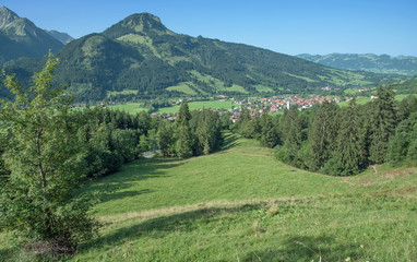 Fototapeta na wymiar Kurort Bad Hindelang im Allgäu bei Sonthofen