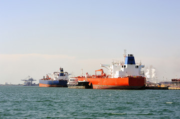 Fototapeta premium quay tanker to discharge