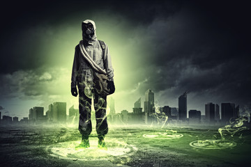 Fototapeta premium Stalker and recycle sign