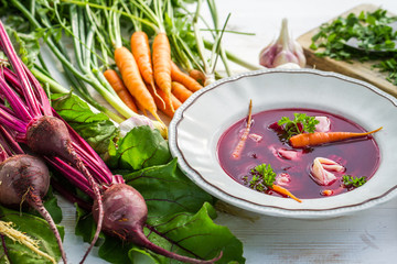 Beetroot soup made ​​of fresh vegetables