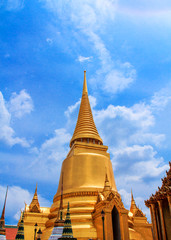 Fototapeta premium Marble Temple (Wat Benchamabophit Dusitvanaram), major tourist a